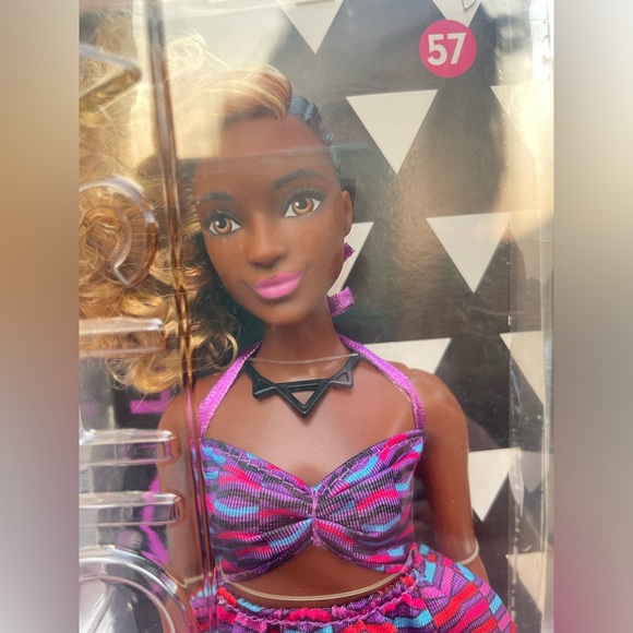 Barbie Fashionistas #57 Zig & Zag Curvy Doll - Picture 1 of 10